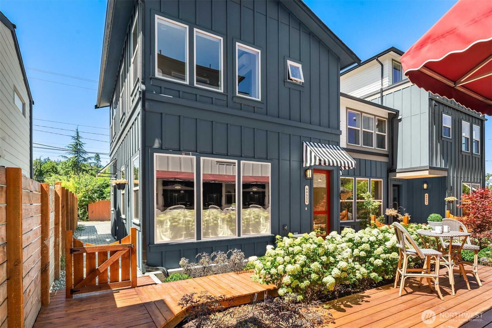 Property Photo: 5033 25th Avenue SW B WA 98106