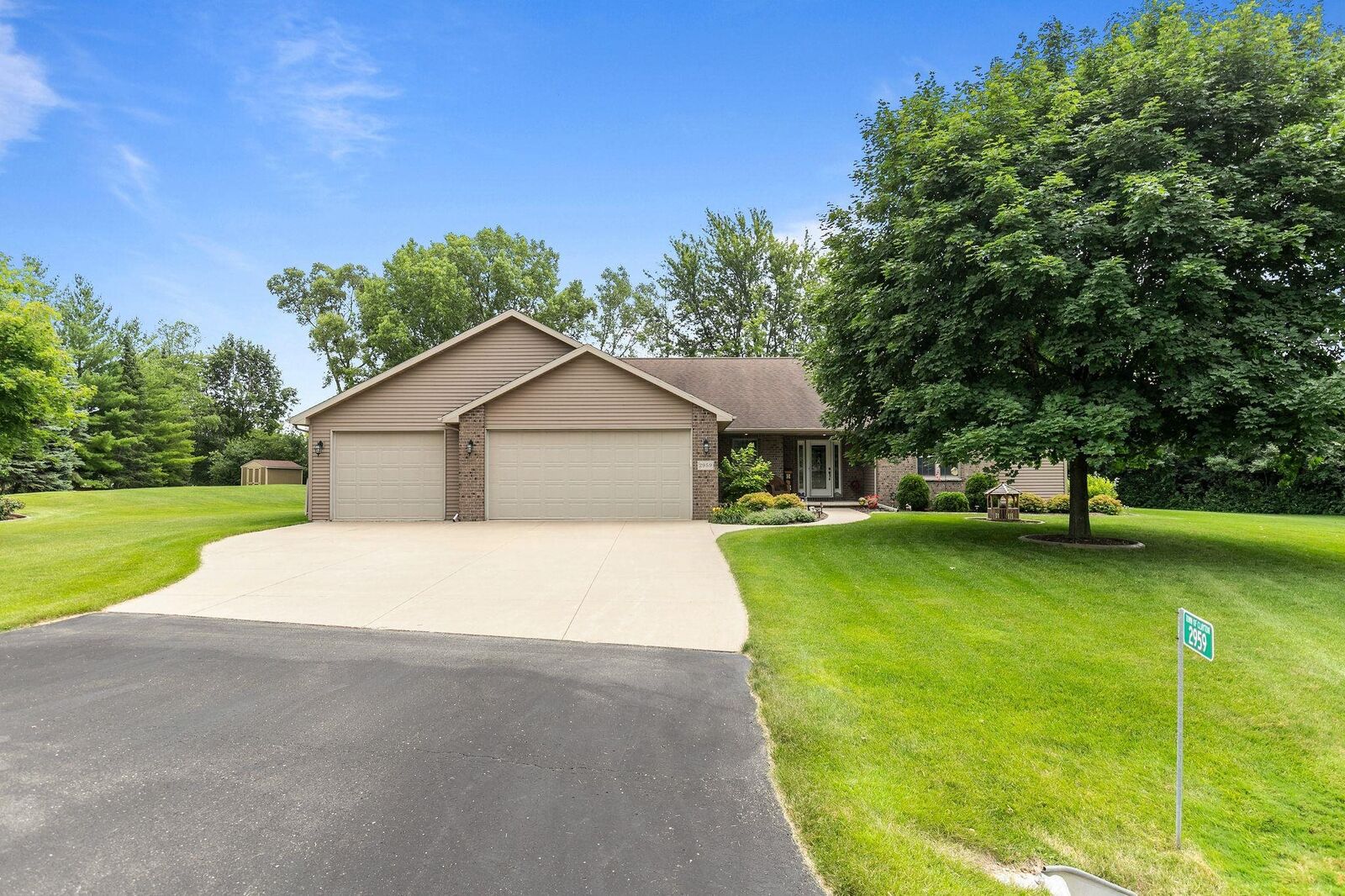Property Photo:  2959 E Ridge Place  WI 54956 