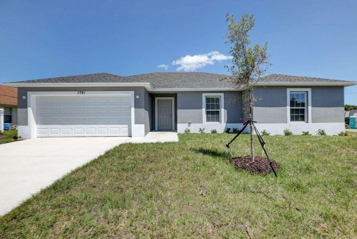 325 SW Ridgecrest Drive  Port Saint Lucie FL 34953 photo