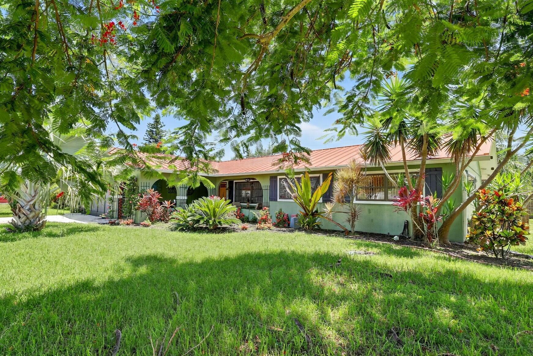 Property Photo: 401 NE Oleander Avenue FL 34952
