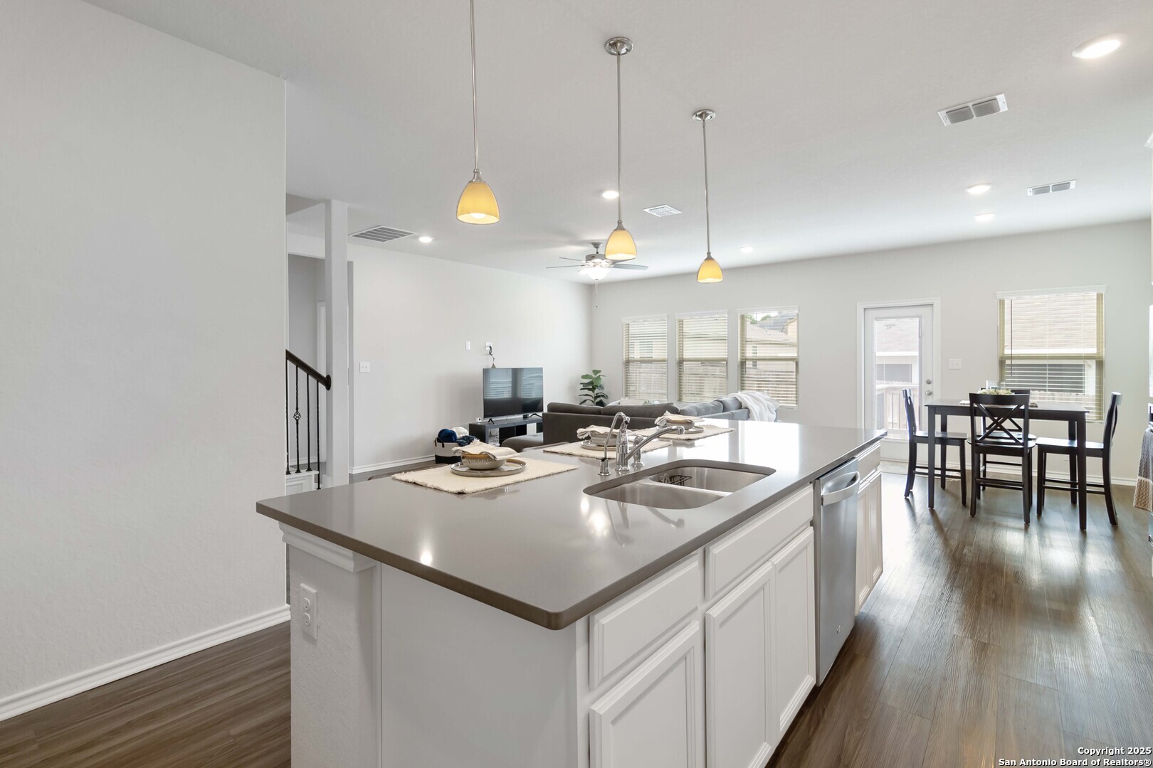 Property Photo: 6839 Alaskan TX 78109