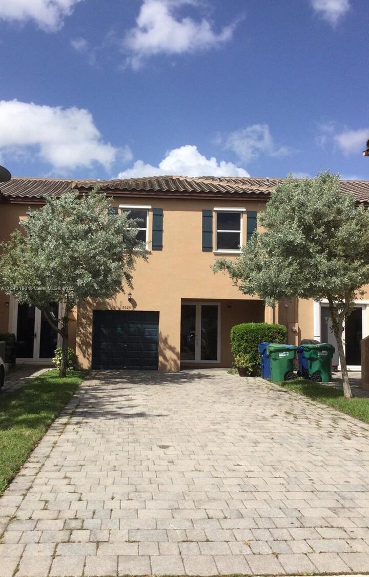 Property Photo: 9525 SW 171st Path 9525 FL 33196