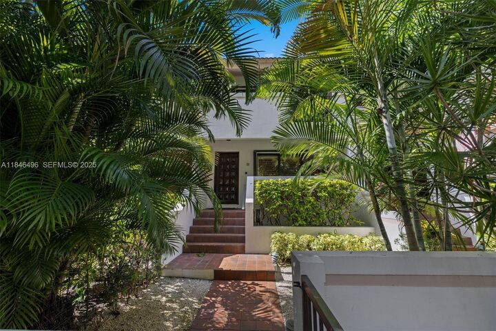 Property Photo: 2600 Cardena St 2 FL 33134