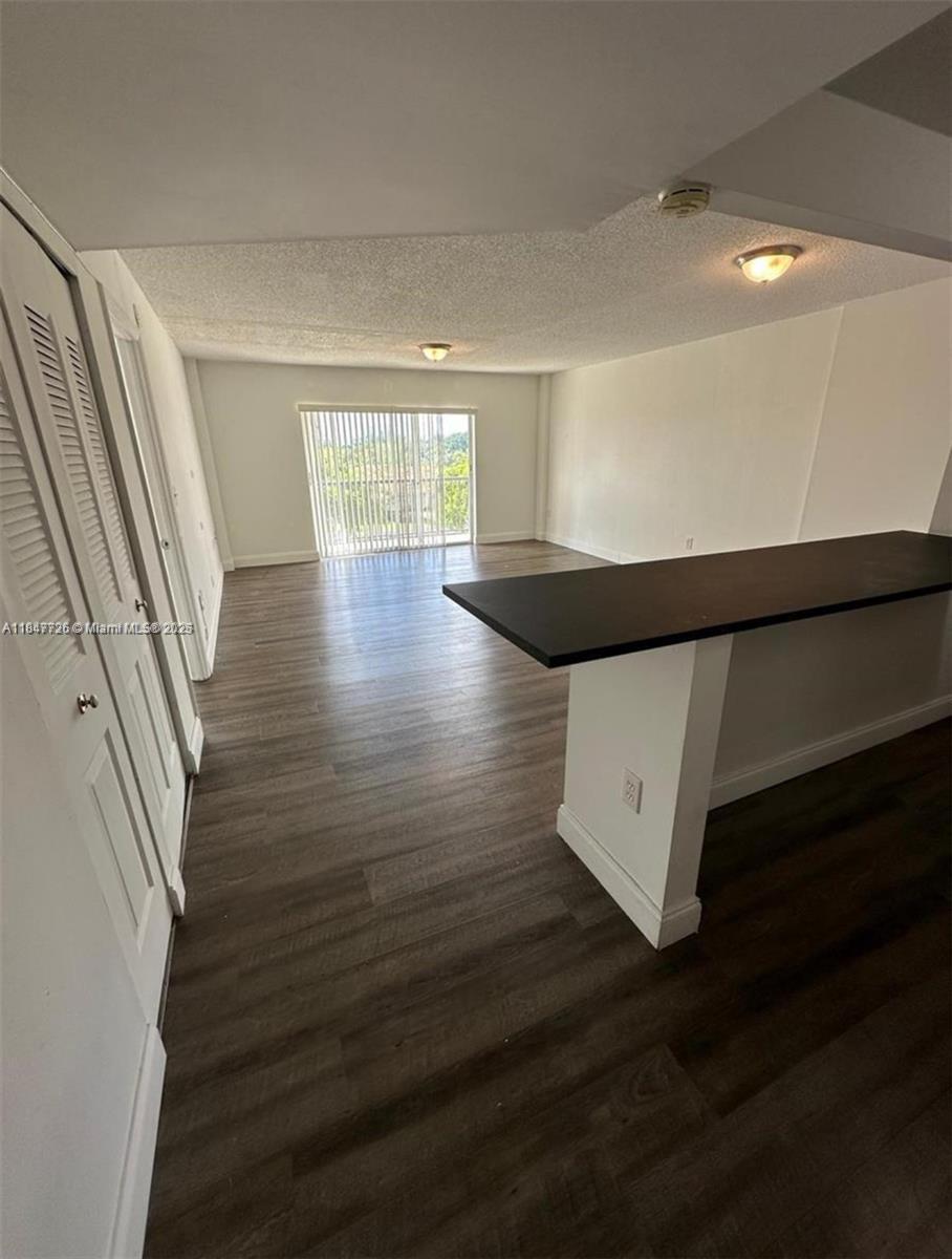 Property Photo: 4164 Inverrary Dr 406 FL 33319