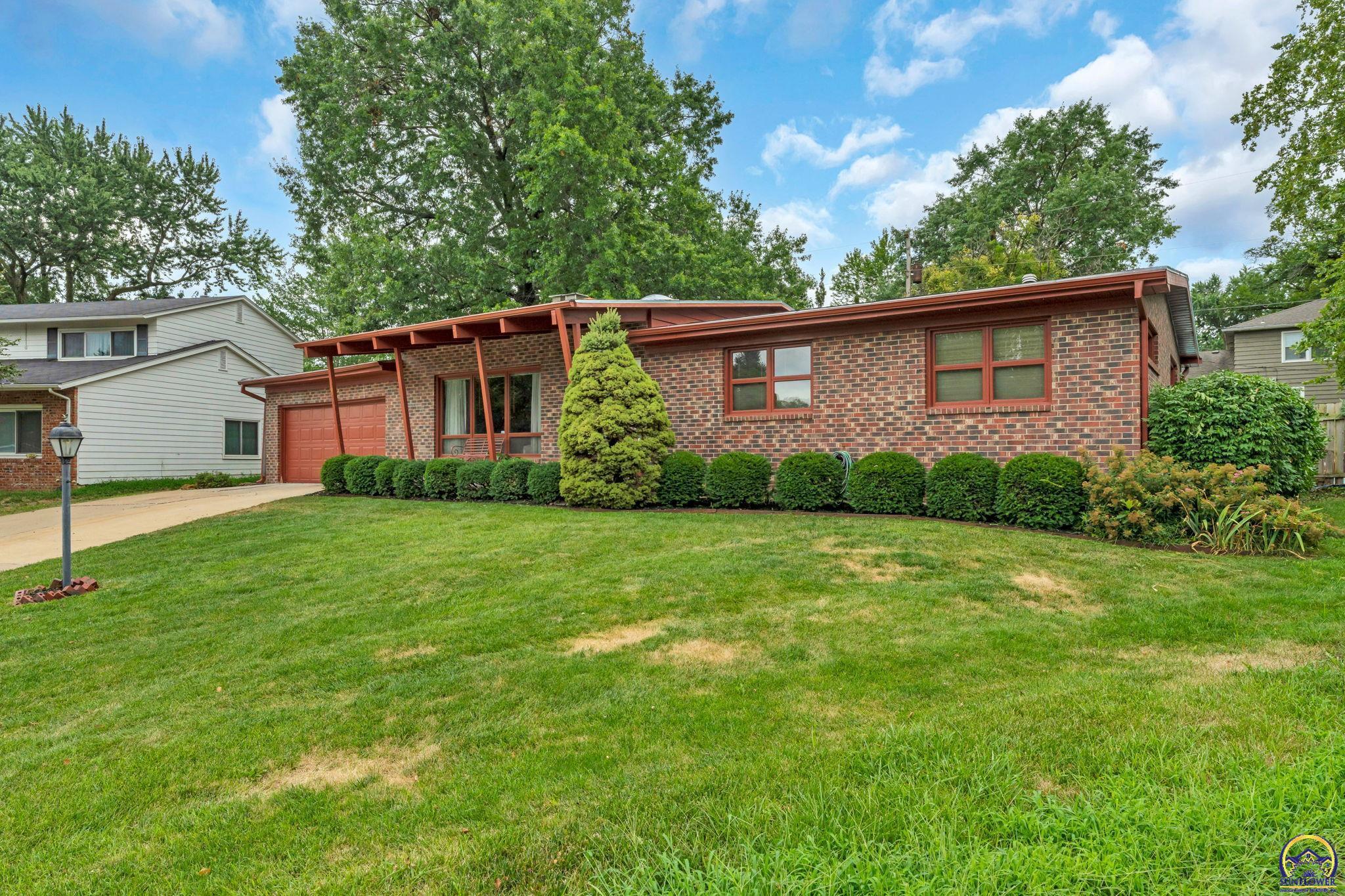 Property Photo: 1921 SW Damon Ct KS 66611