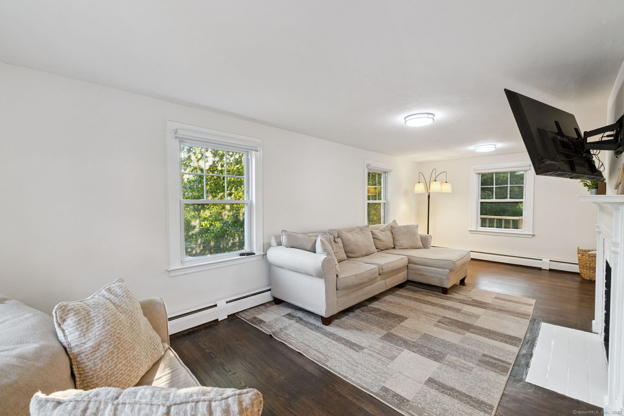 Property Photo:  114 Fennbrook Road  CT 06119 