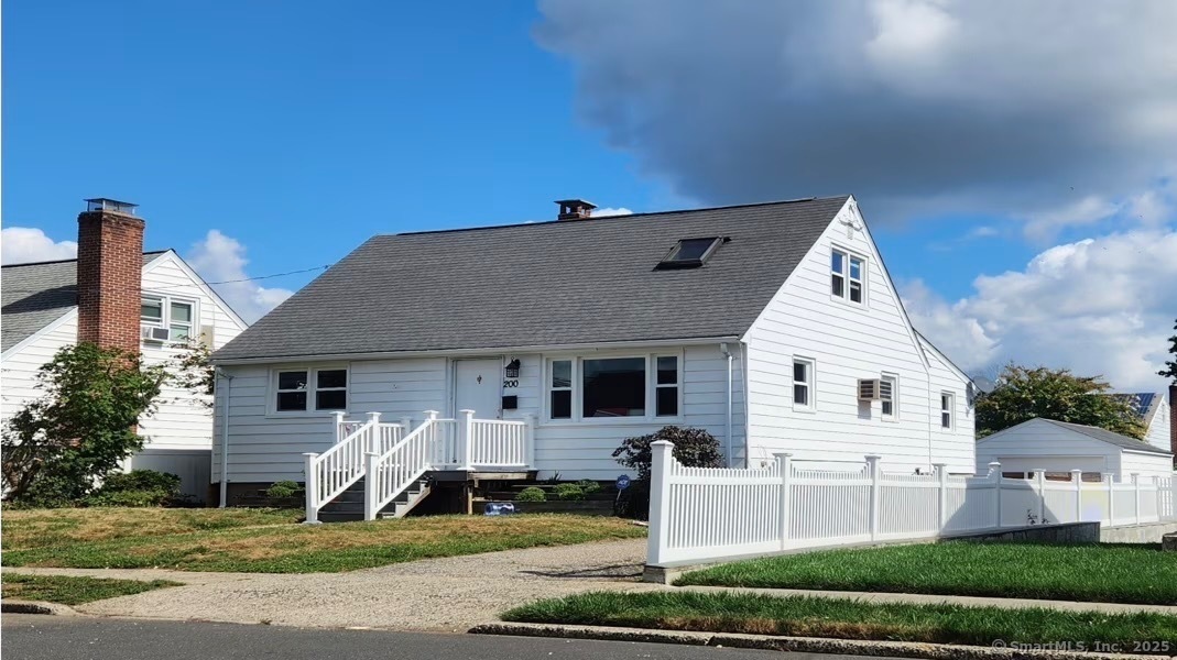 Property Photo: 200 Stratfield Place CT 06606