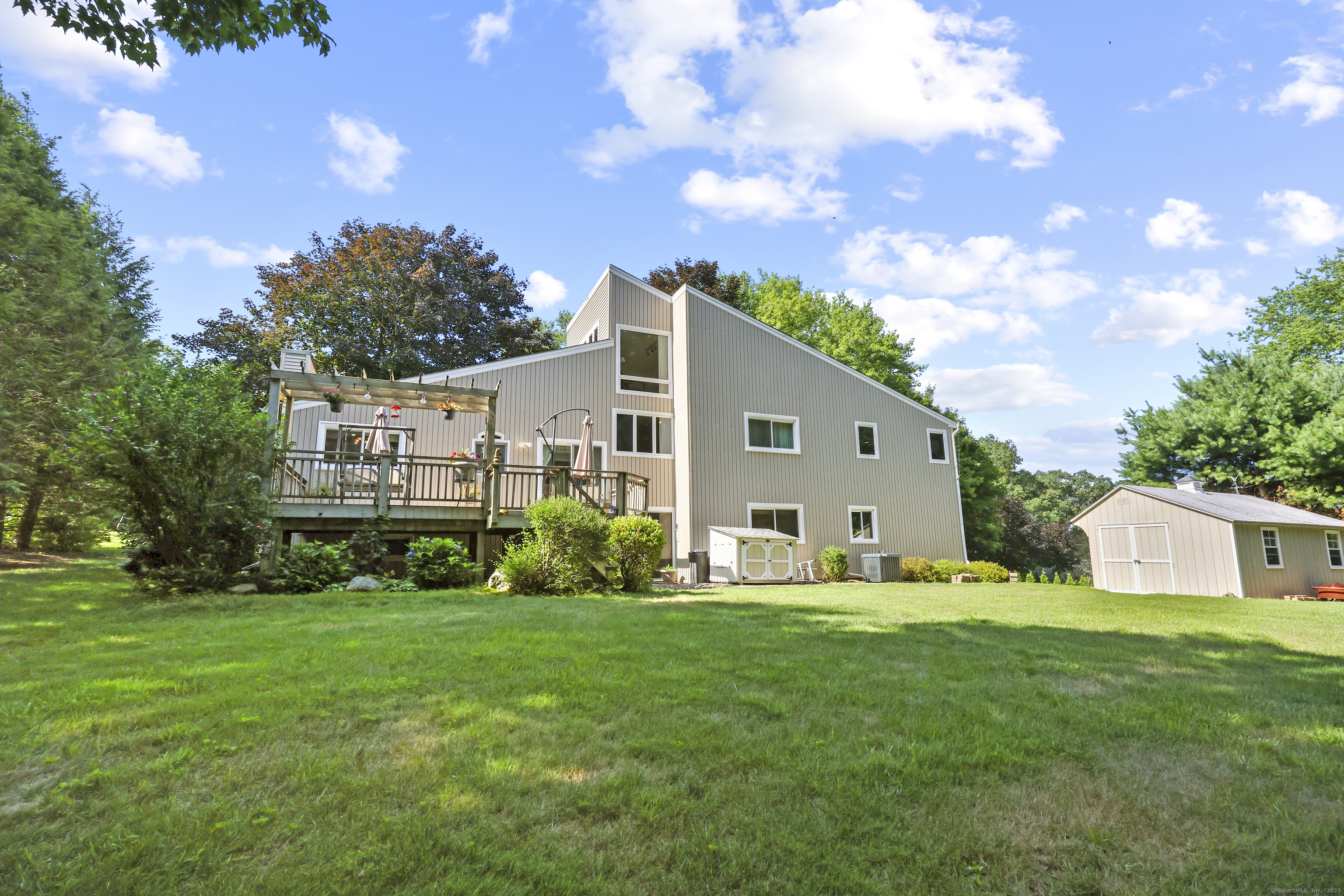 Property Photo:  40 Cannon Drive  CT 06231 