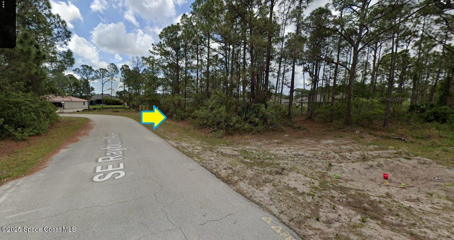 Property Photo: 2598 SE Rayburn Avenue FL 32909