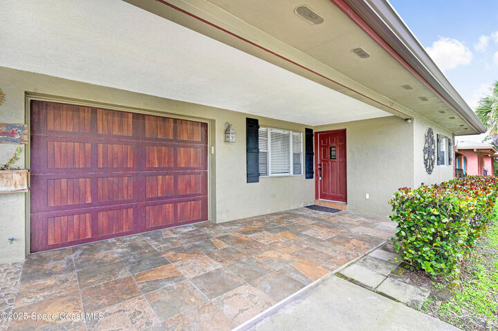 Property Photo:  527 Wilson Avenue  FL 32937 