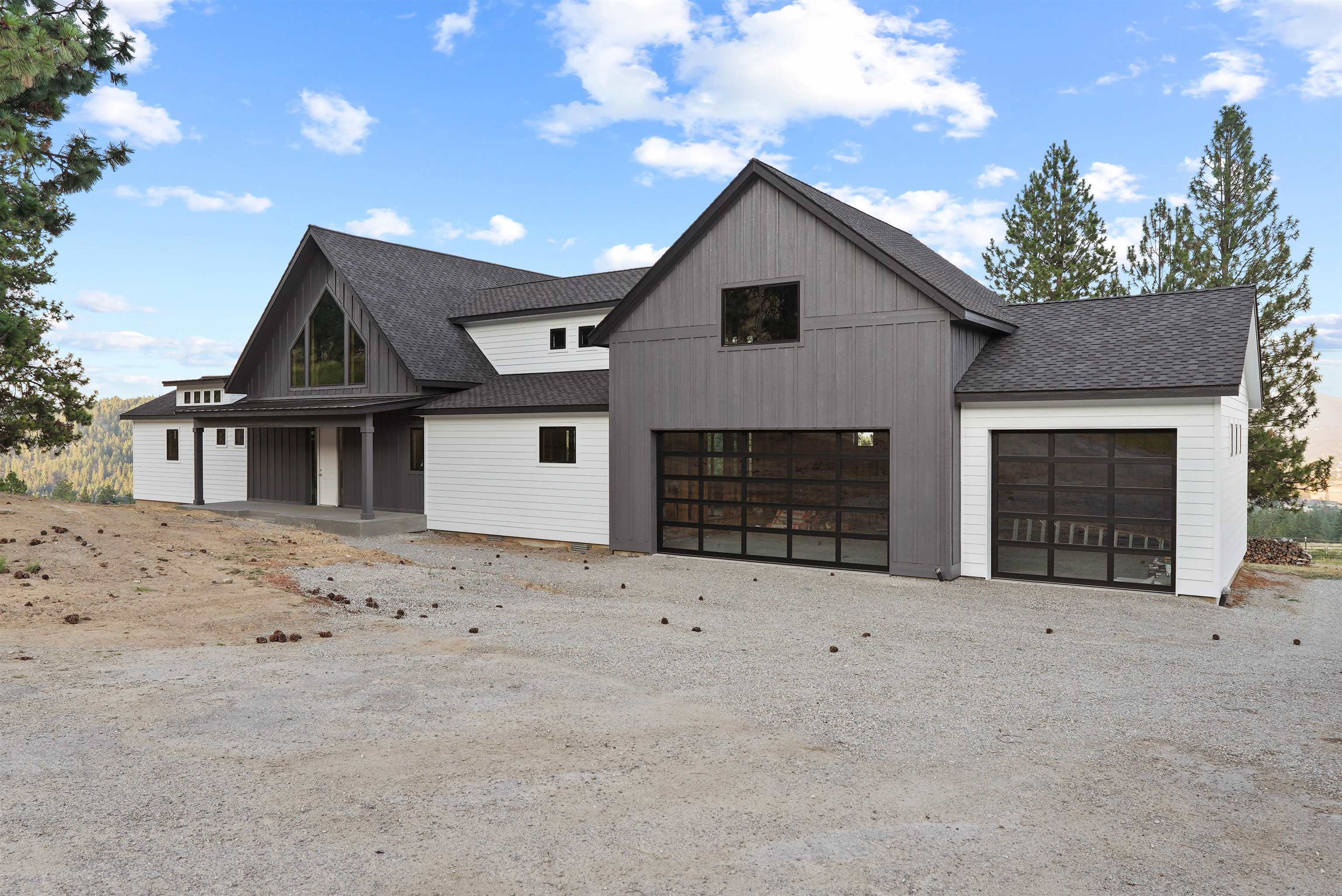 Property Photo: 19023 / 19027 E Terrapin Ln WA 99027