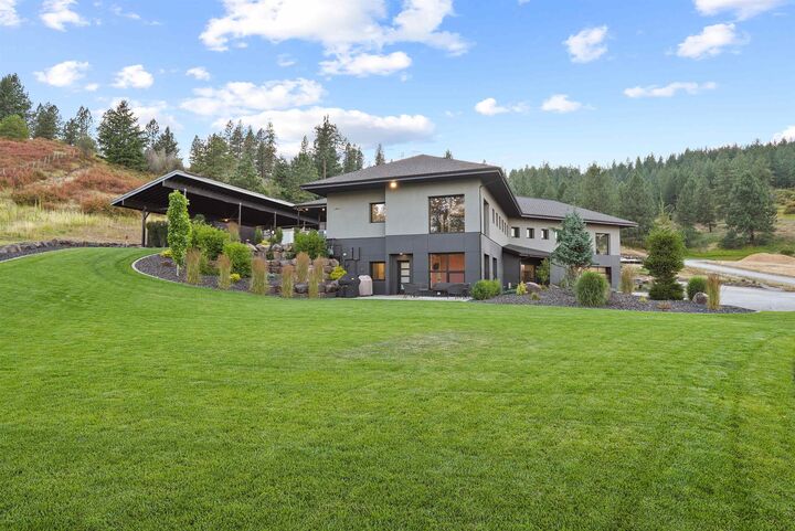 Property Photo: 19023 / 19027 E Terrapin Ln WA 99027