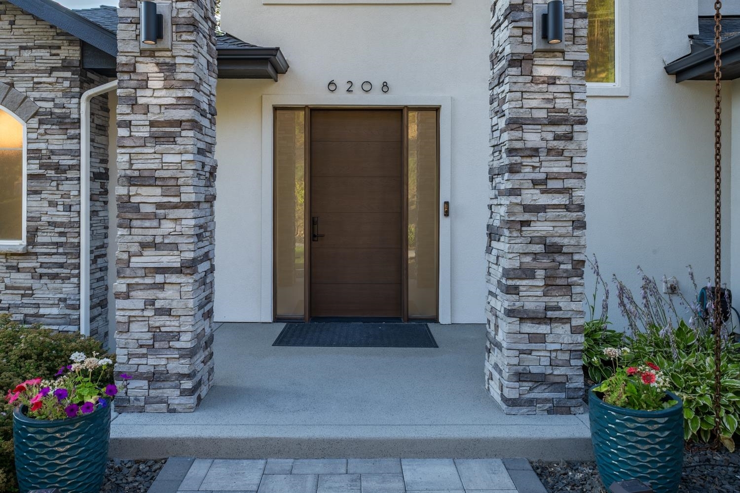 Property Photo: 6208 S Verona Ct WA 99223