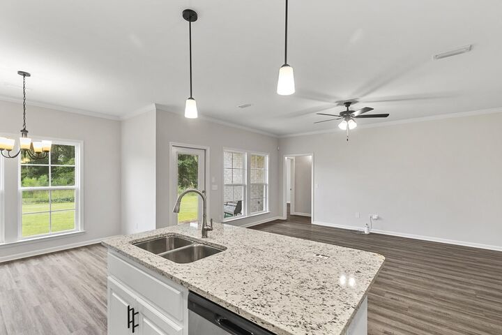 Property Photo: 639 Ridgeland AL 36301