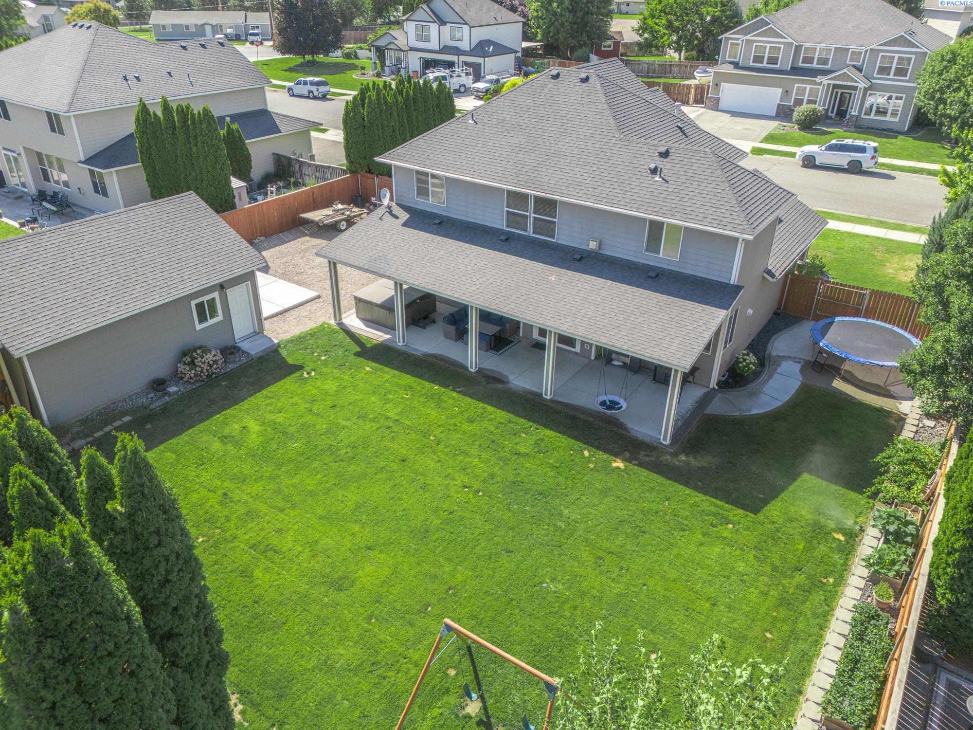 Property Photo: 3911 Road 106 WA 99301