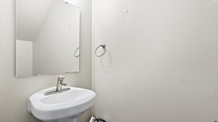 Property Photo:  577 S Quillan P  WA 99336 