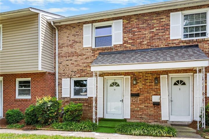 Property Photo:  101 Oxford Place 10  NC 27262 