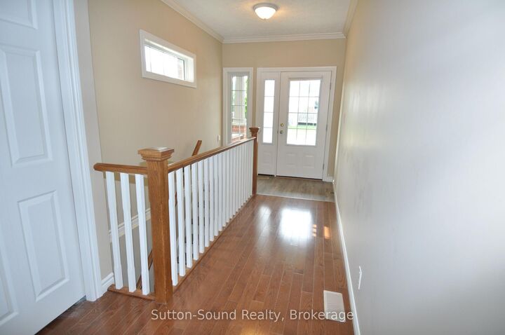 Property Photo:  1316 15th Street 'B' Street E  ON N4K 6N1 