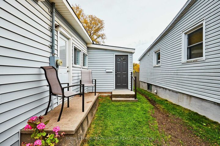Property Photo:  89 Cromwell Avenue  ON L1J 4T5 