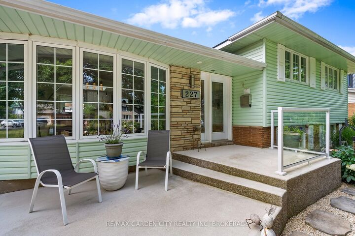 Property Photo: 227 Riverview Boulevard ON L2T 3N2