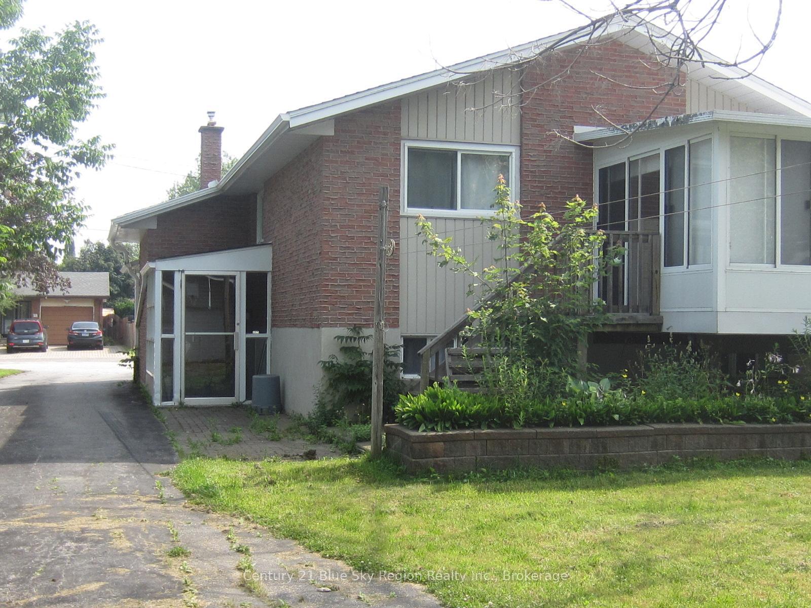 Property Photo:  25 Beaver Crescent  ON P1A 3N1 
