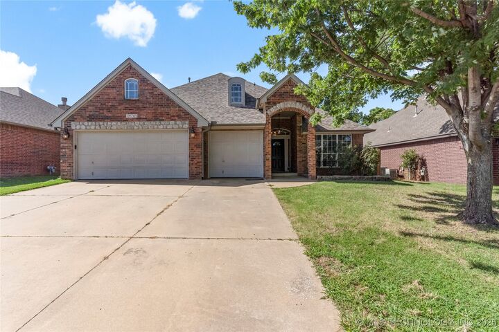 Property Photo:  19705 E 50th Street S  OK 74014 