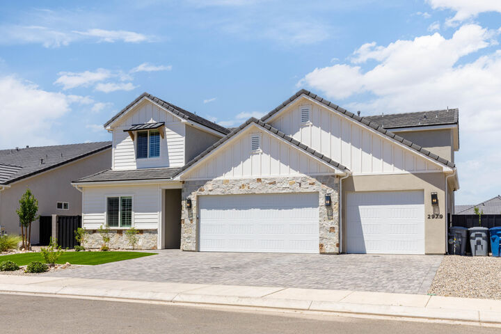 Property Photo:  2979 E Alderann St  UT 84790