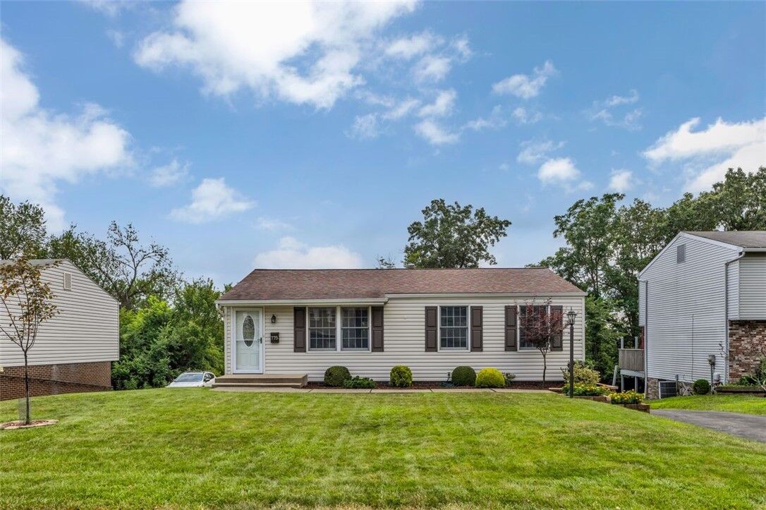 Property Photo:  775 Illini Dr  PA 15146 