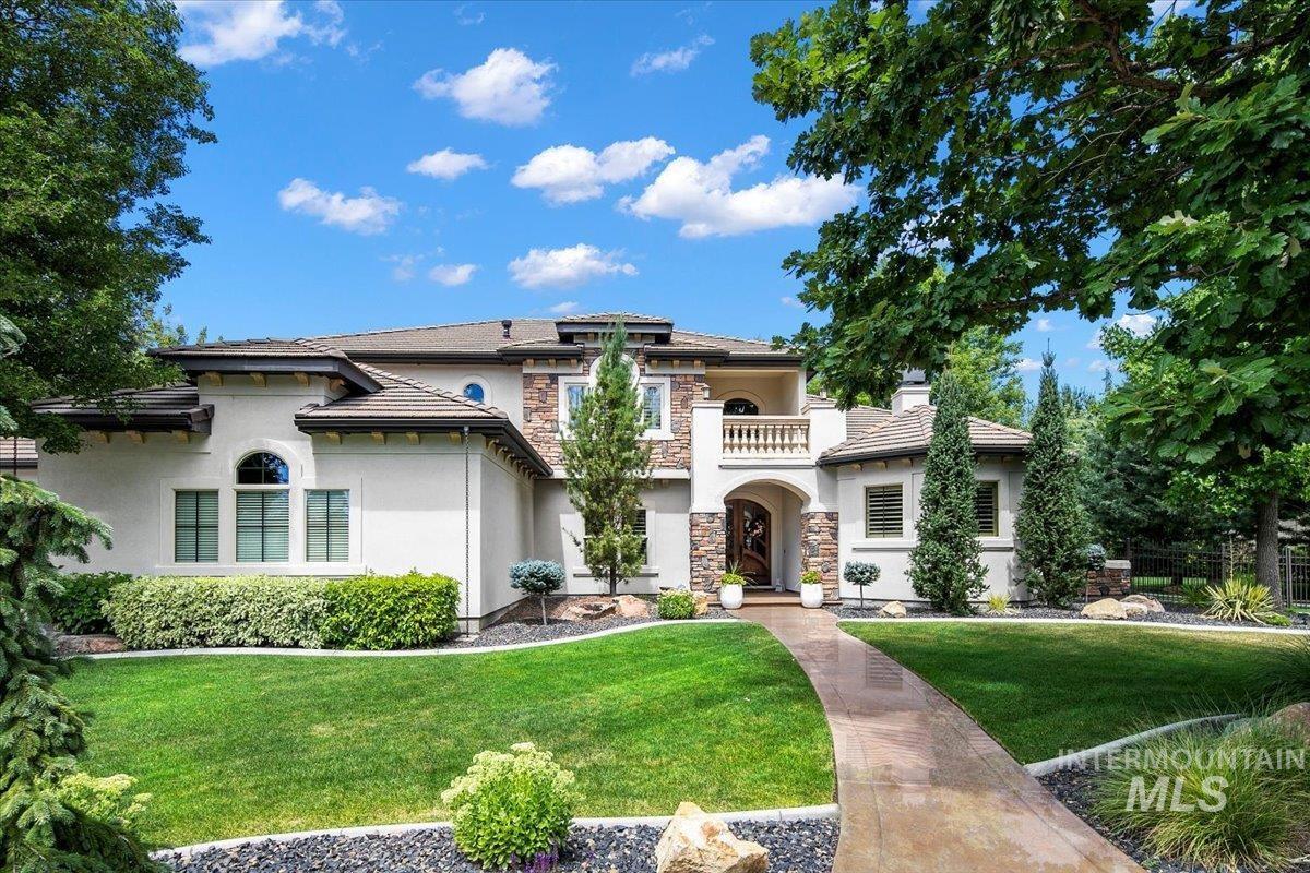 Property Photo: 926 W Sherason Dr. ID 83616