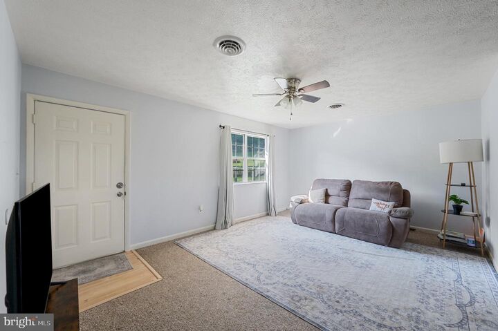 Property Photo: 1100 Loop Rd WV 25420