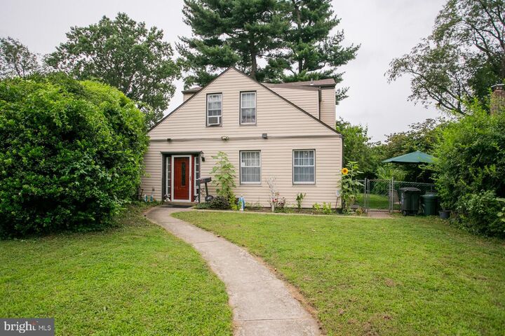 816 Scotia Road  Philadelphia PA 19128 photo