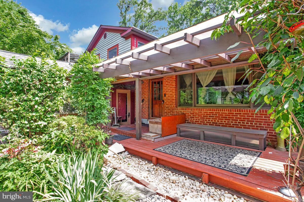 Property Photo:  997 N Sycamore Street N  VA 22046 