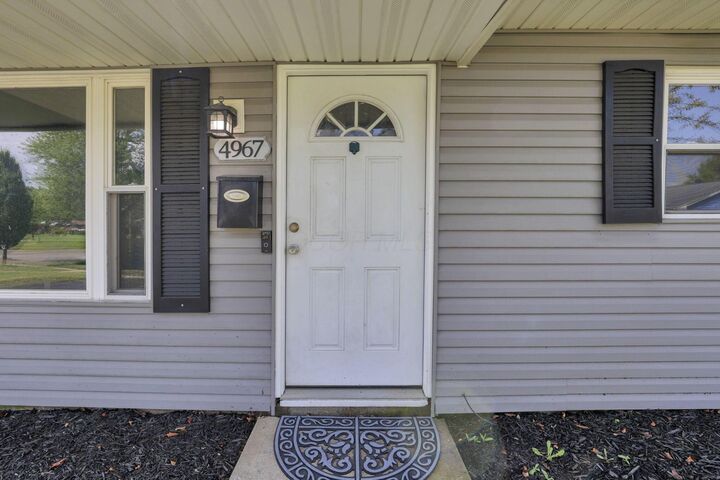 Property Photo:  4967 Carroll Court  OH 43026 