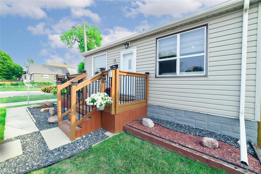 Property Photo: 958 Mountain Avenue MB R2X 1C7