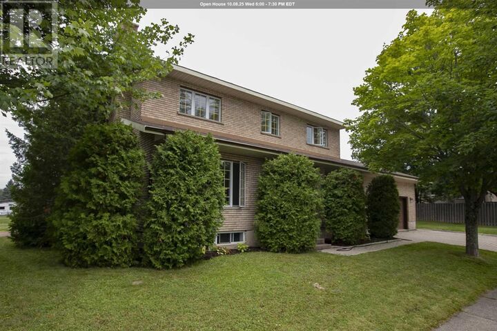 46 Mary Ave  Sault Ste. Marie ON P6B 5Y5 photo