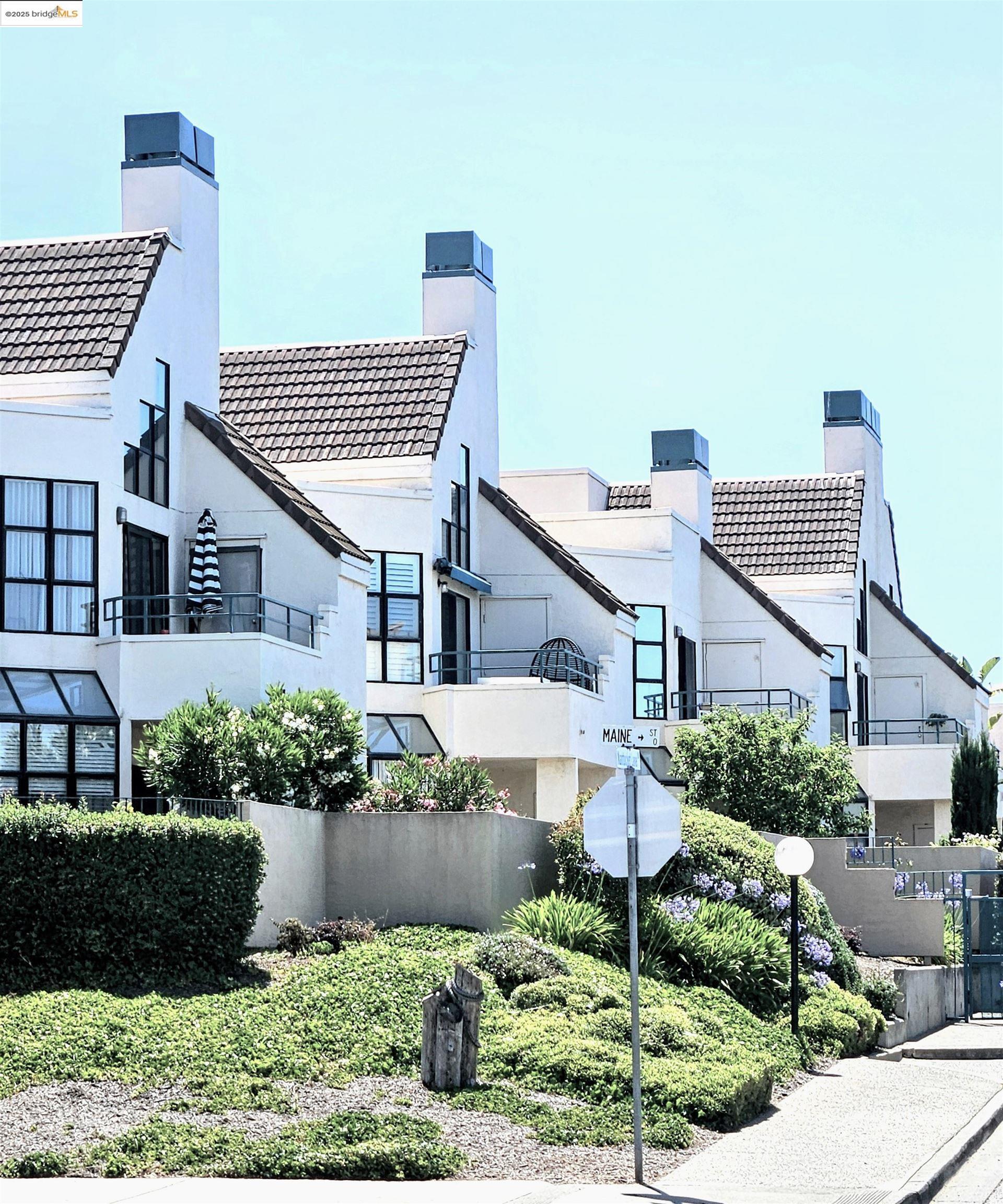 Property Photo:  181 Nantucket Lane  CA 94590 