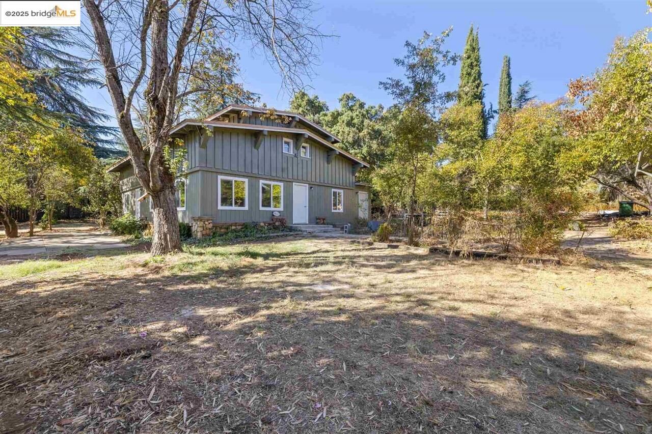 Property Photo: 20370 E Walnut CA 95370