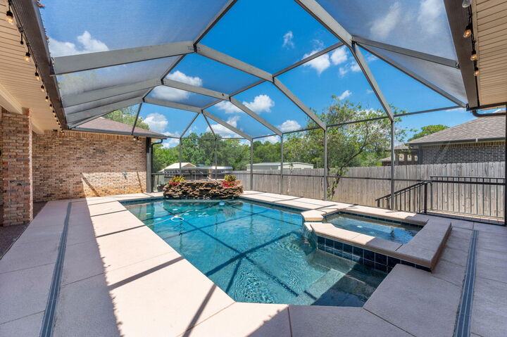 Property Photo: 14 Blenheim Road FL 32579