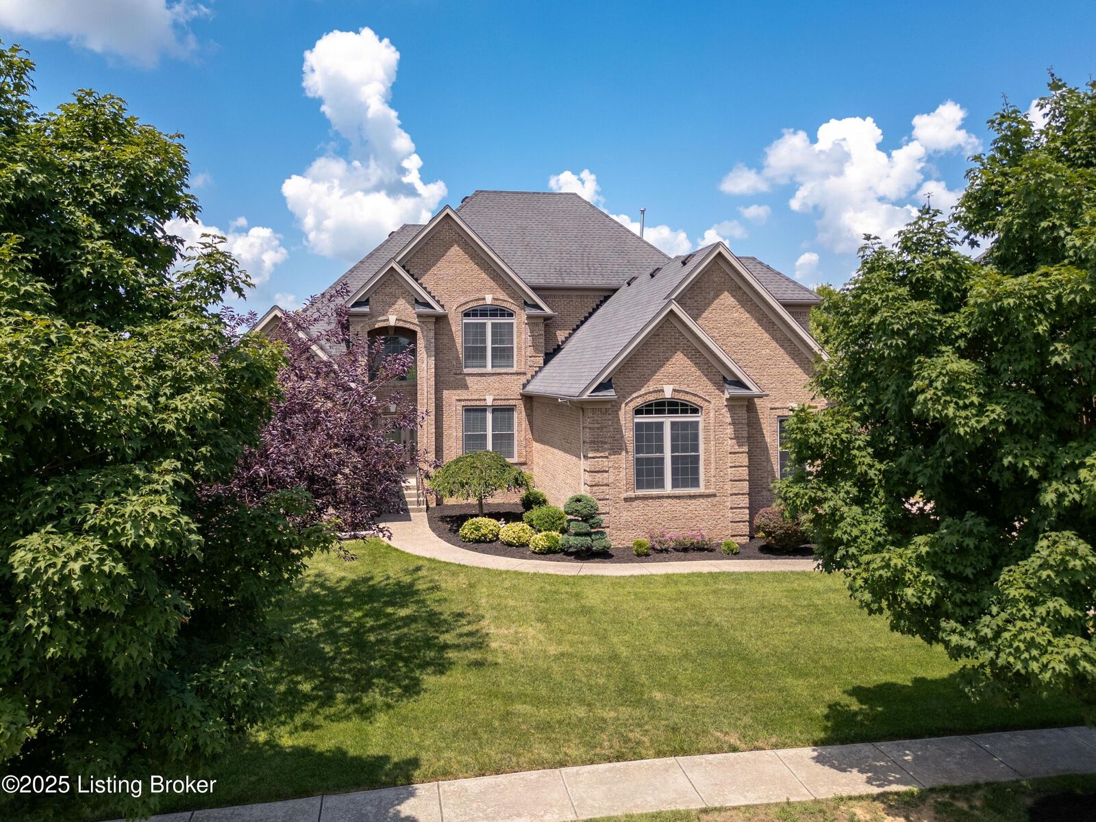 Property Photo:  11612 Expedition Trail  KY 40291 