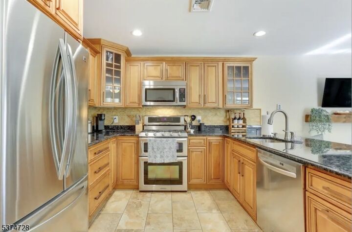 1 Arnold Palmer Ct  Vernon Twp. NJ 07462 photo