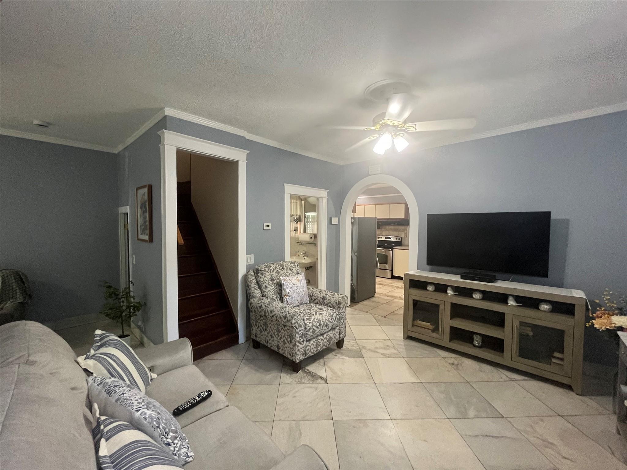 Property Photo: 2201 Palmer Avenue NY 10475