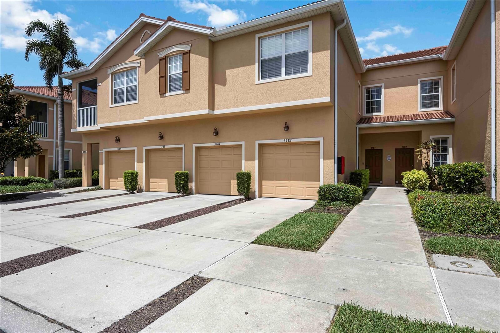 Property Photo: 3787 Parkridge Circle FL 34243