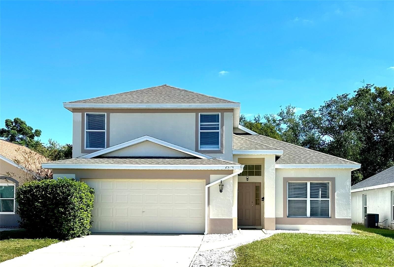 Property Photo: 2519 Chatham Circle FL 34746