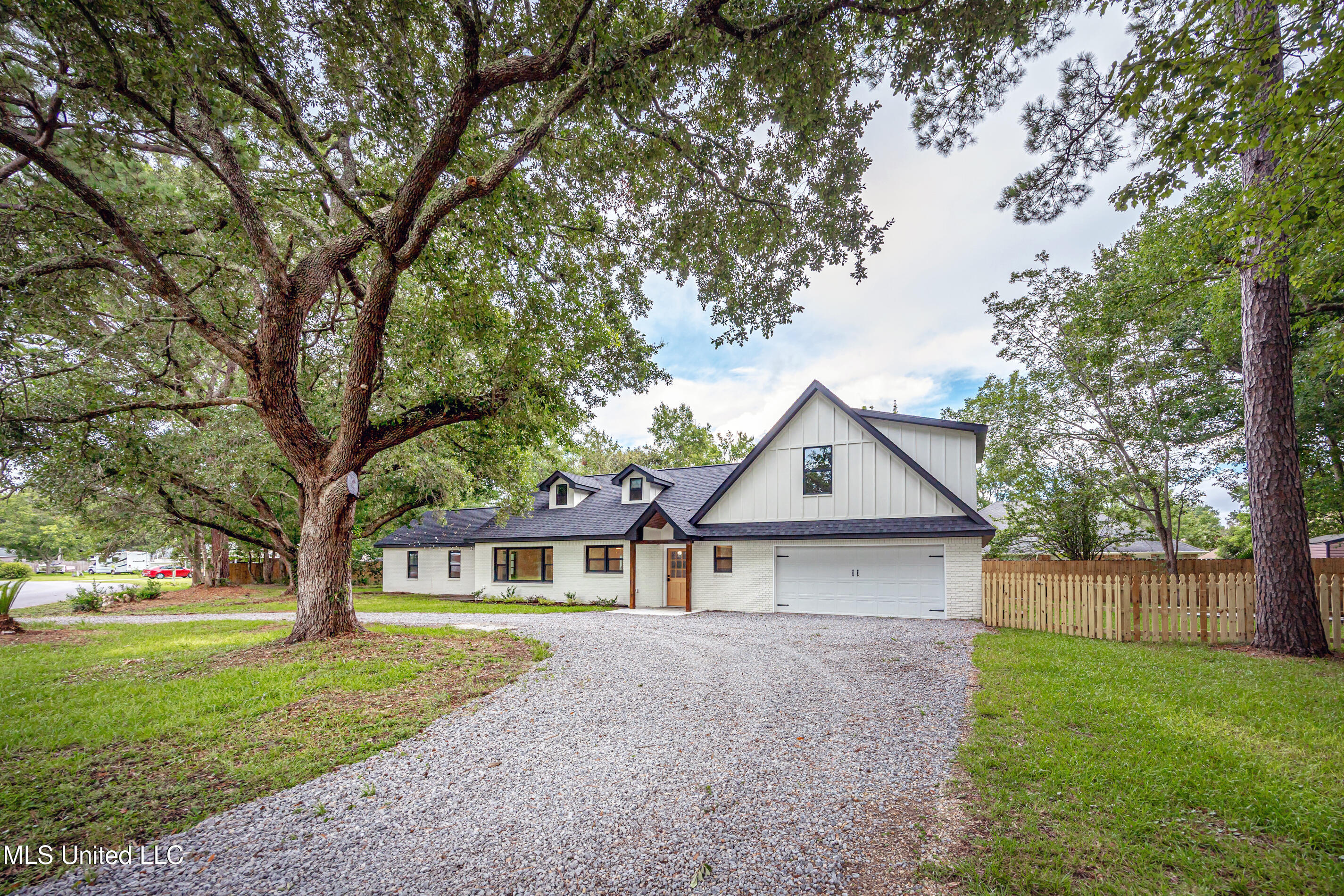 Property Photo: 9329 Ridgeview Drive MS 39564
