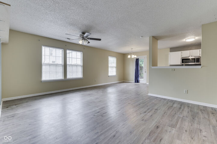 Property Photo:  75 Declaration Drive  IN 46143 