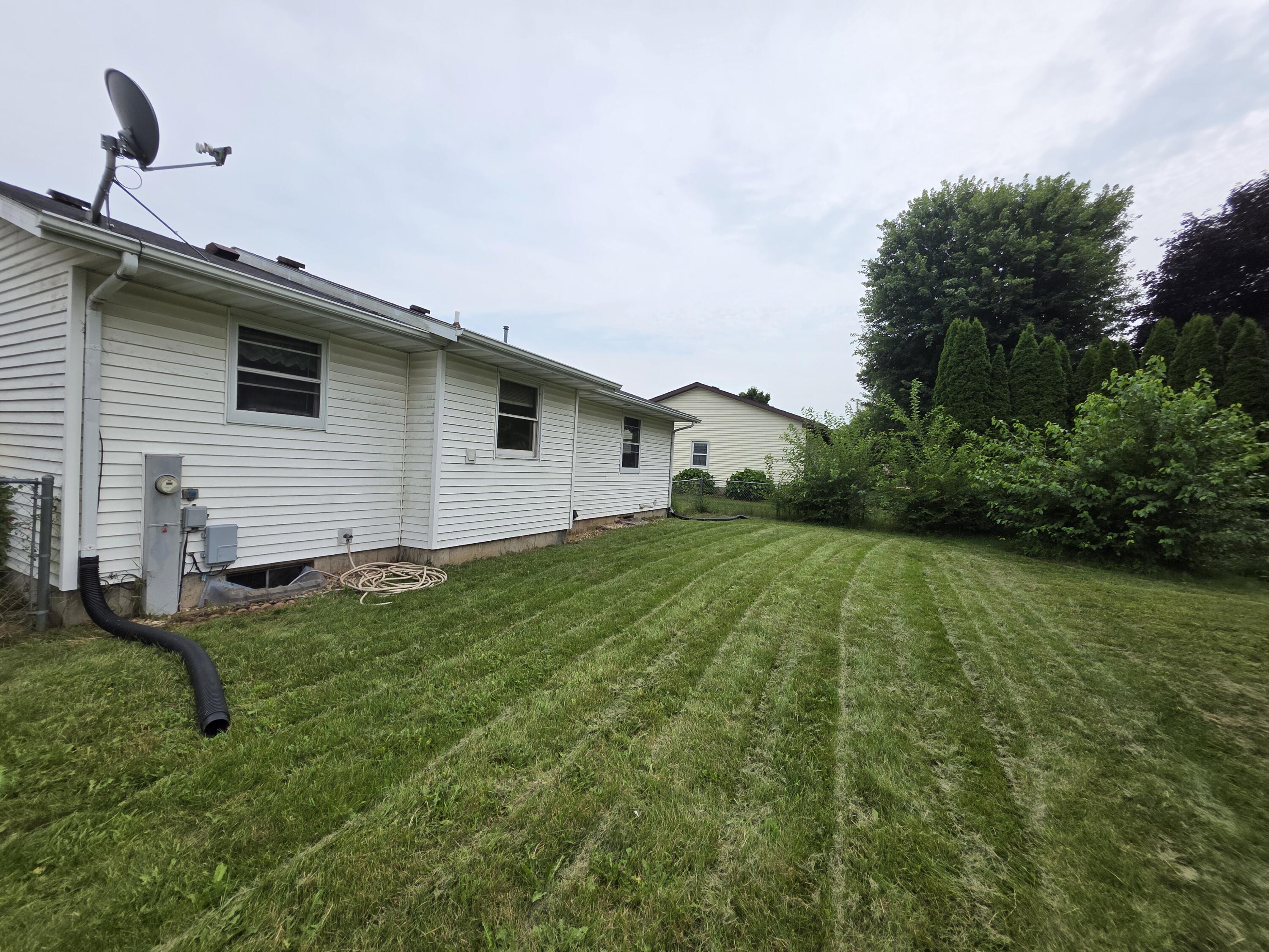 Property Photo: 543 Sycamore St WI 53583