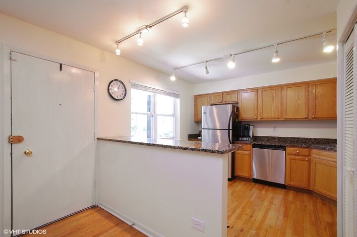 Property Photo:  4056 N California Avenue 1B  IL 60618 