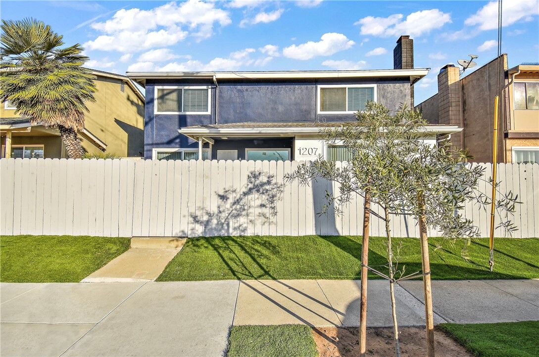 Property Photo:  1207 Beryl Street C  CA 90277 