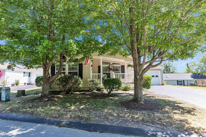 Property Photo: 239 Victorian Way NH 03104
