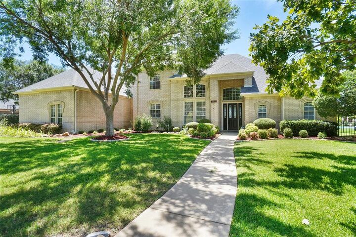 Property Photo: 915 Brazos Drive TX 76092